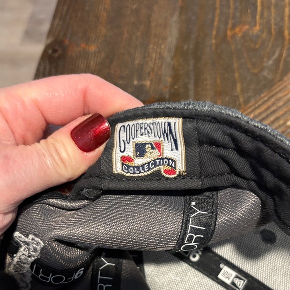 White Sox youth grey and white hat by New Era - Picture 3 of 12